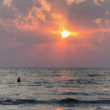 Theo Summerland Seaview Mamaia Buitenkant foto